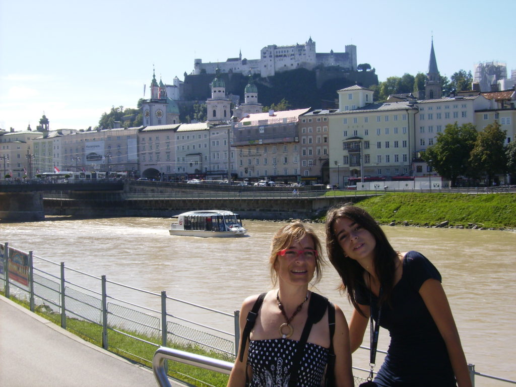 Vistas de Salzburgo desde el río.