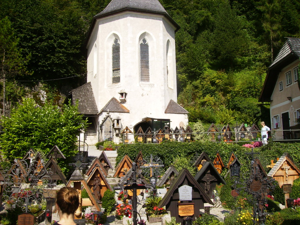 Cementerio Montañés en Hallstatt, Austria.