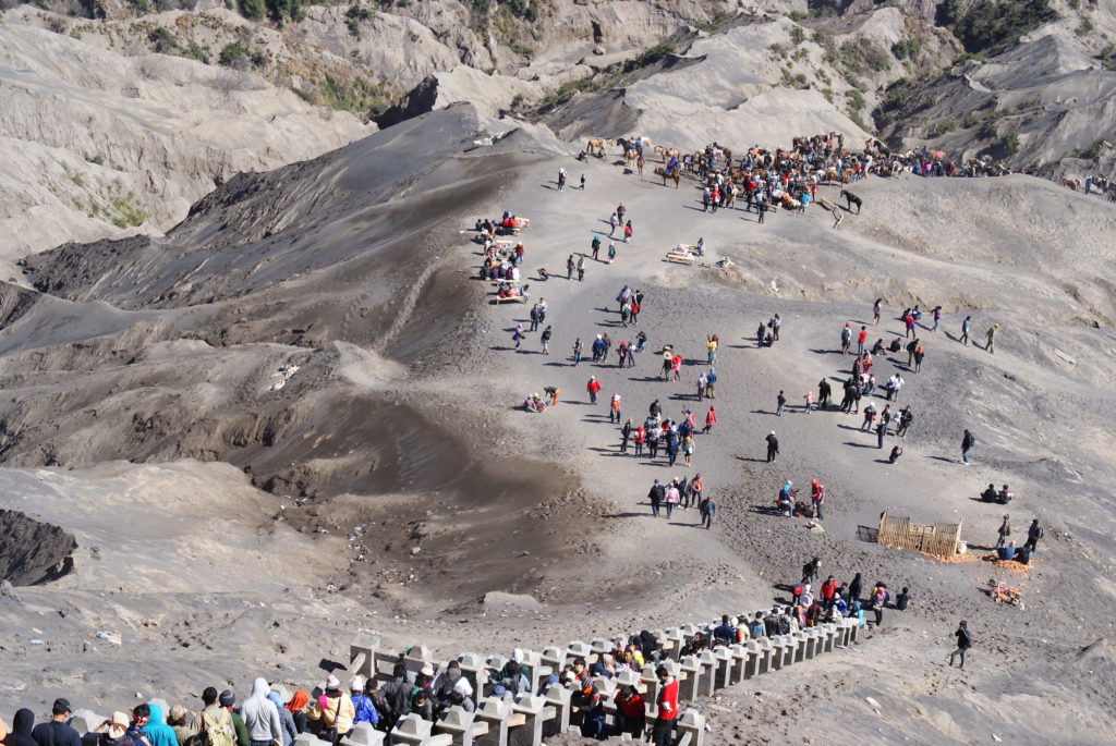 Cráter Bromo en excursión organizada (foto bajada de internet)