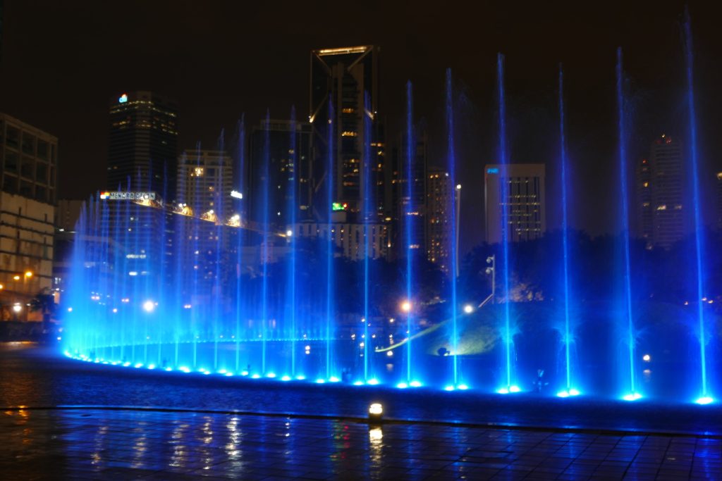 Espectáculo de luz y sonido en KL City Park.